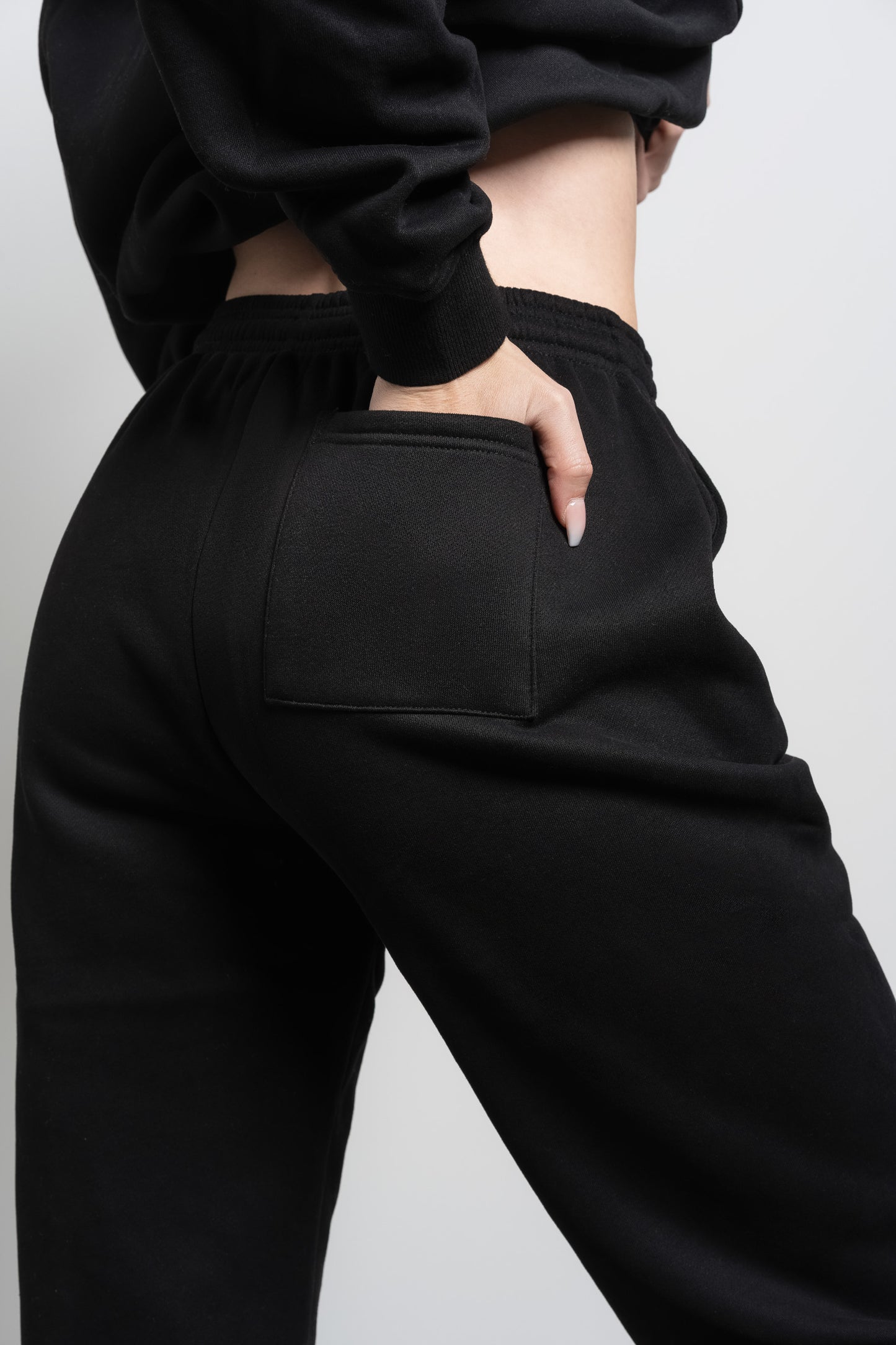 Black Essential Oversized Jogger - for dame - Famme - Jogger