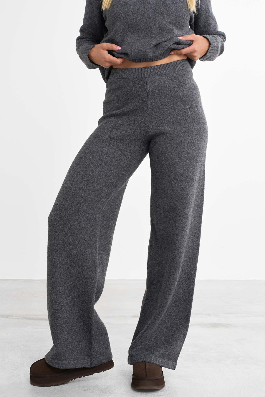 Legacy Knit Pants · Dark Grey