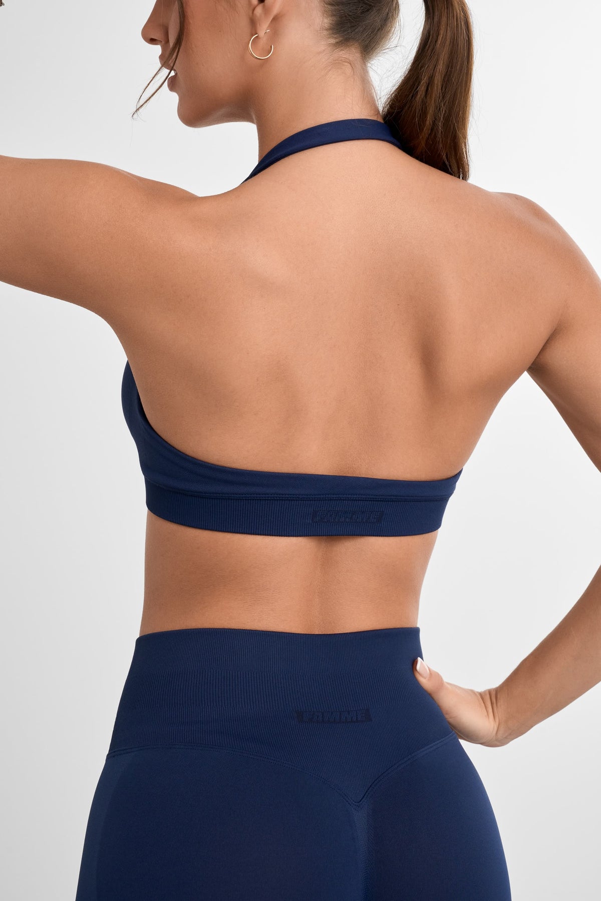 Sculpt Halterneck Sports Bra - for dame - Famme - Sports Bra