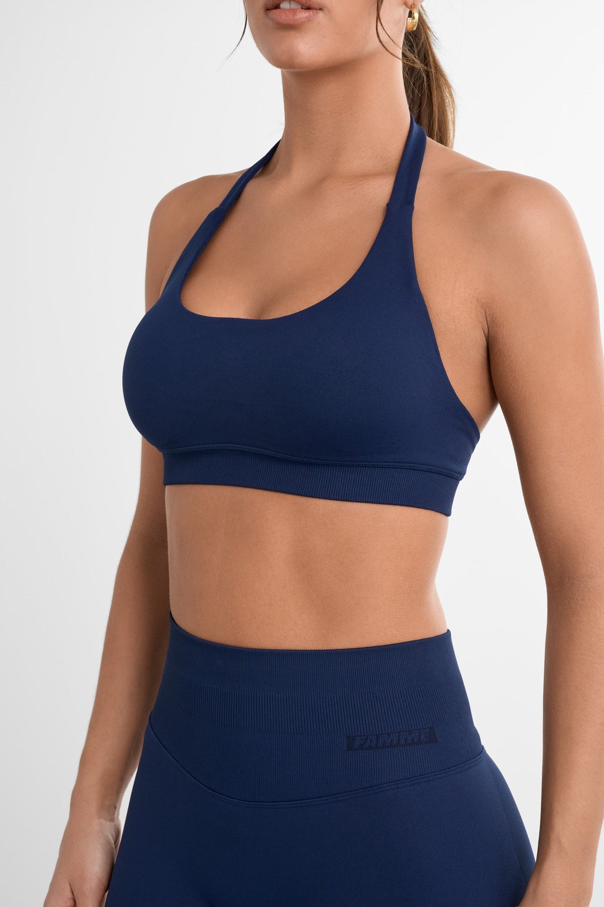Sculpt Halterneck Sports Bra - for dame - Famme - Sports Bra