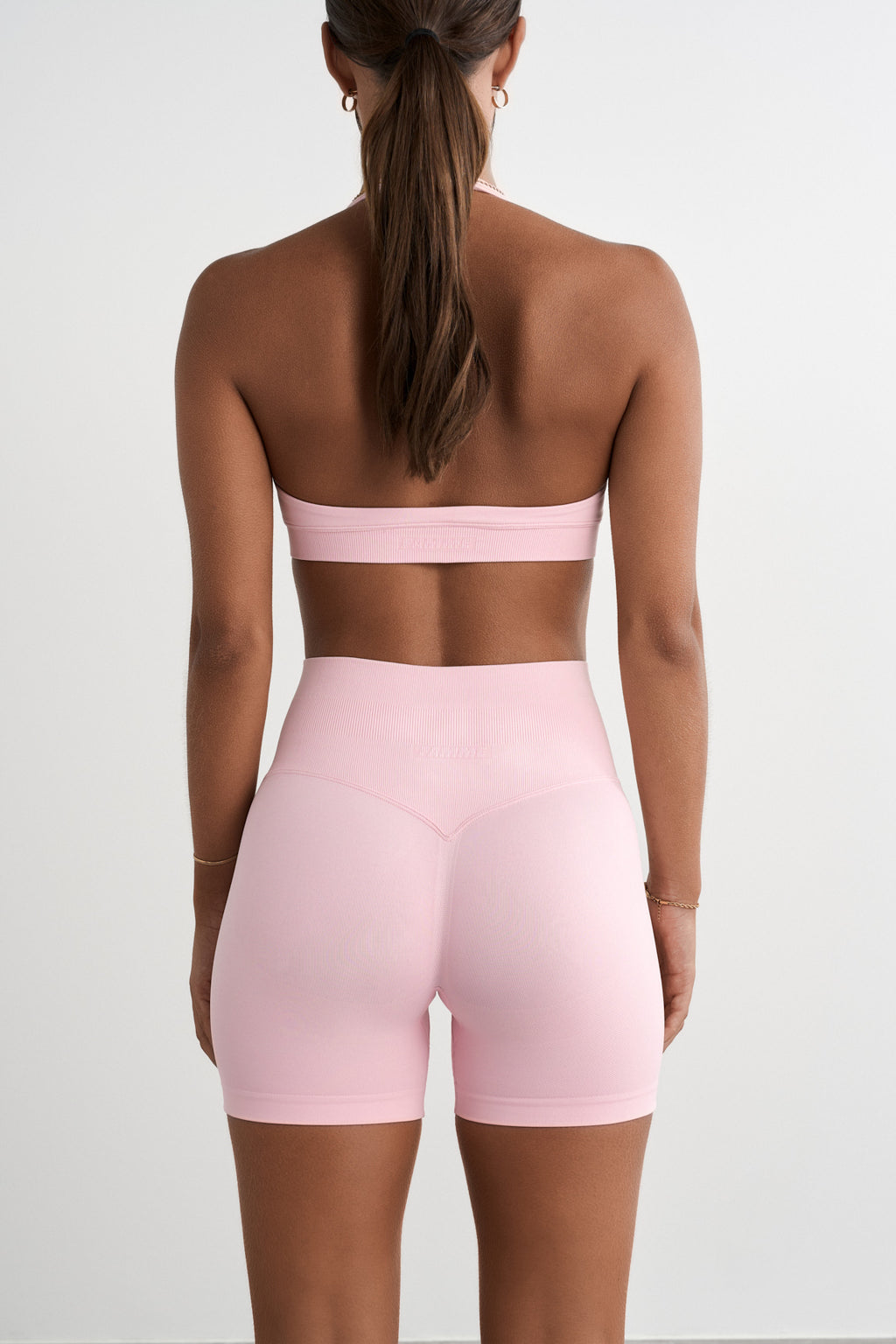 Sculpt Halterneck Sports Bra - for dame - Famme - Sports Bra