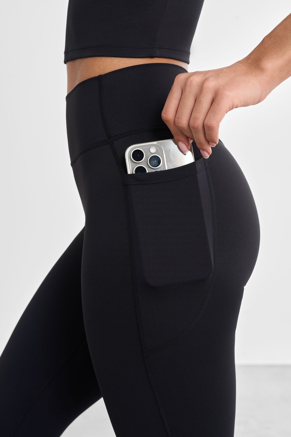 Signature Flared Pocket Leggings