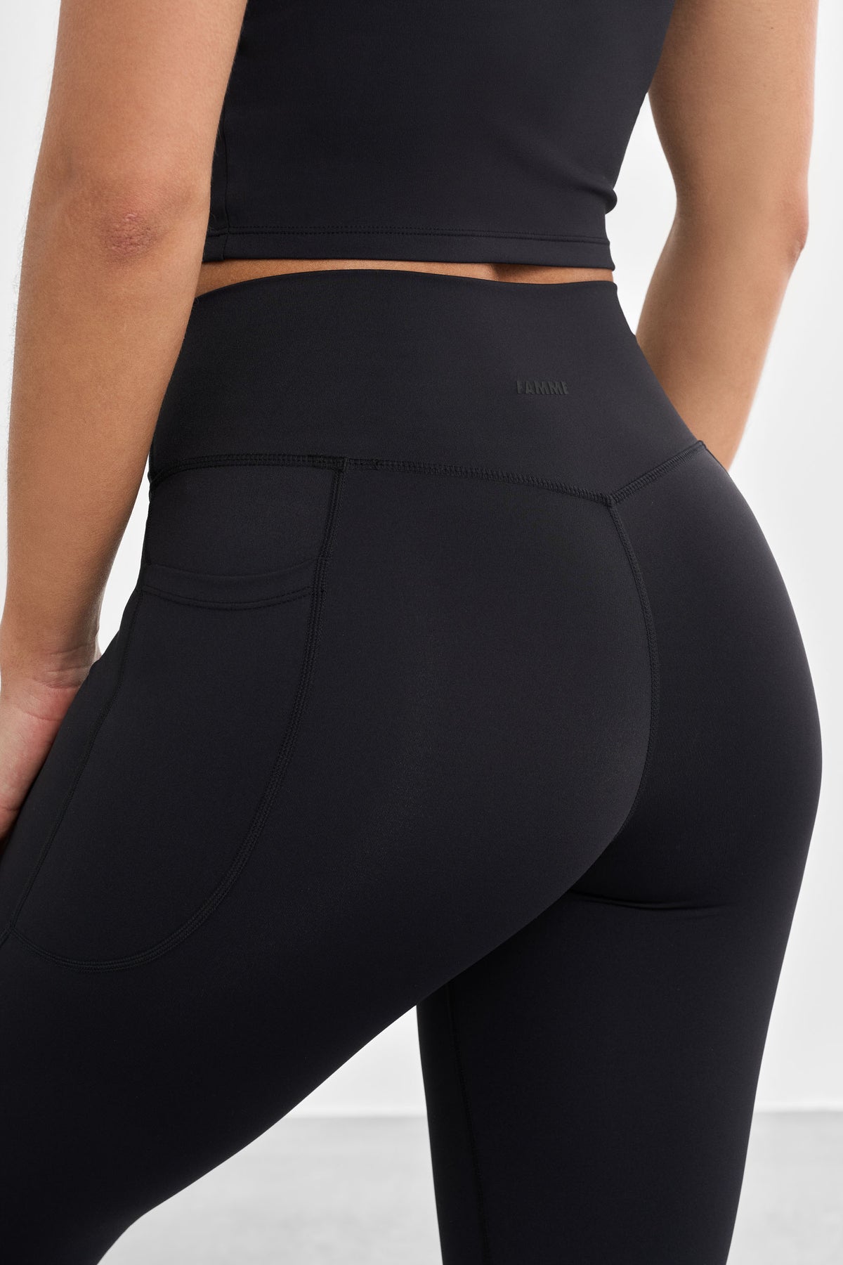 Signature Flared Pocket Leggings